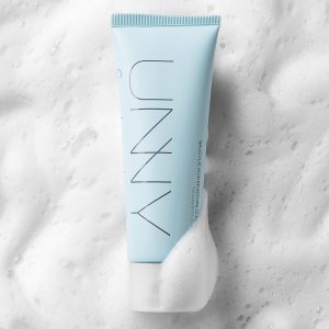UNNY CLUB SOFTENING CLARIFYING CLEANSER